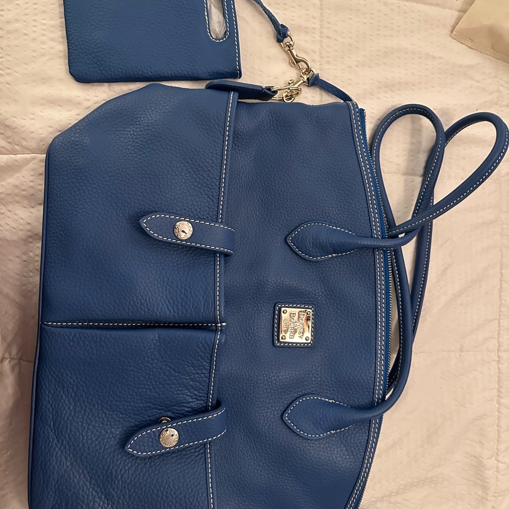 Dooney & Bourke Crescent Blue Tote with Pouch & key chain